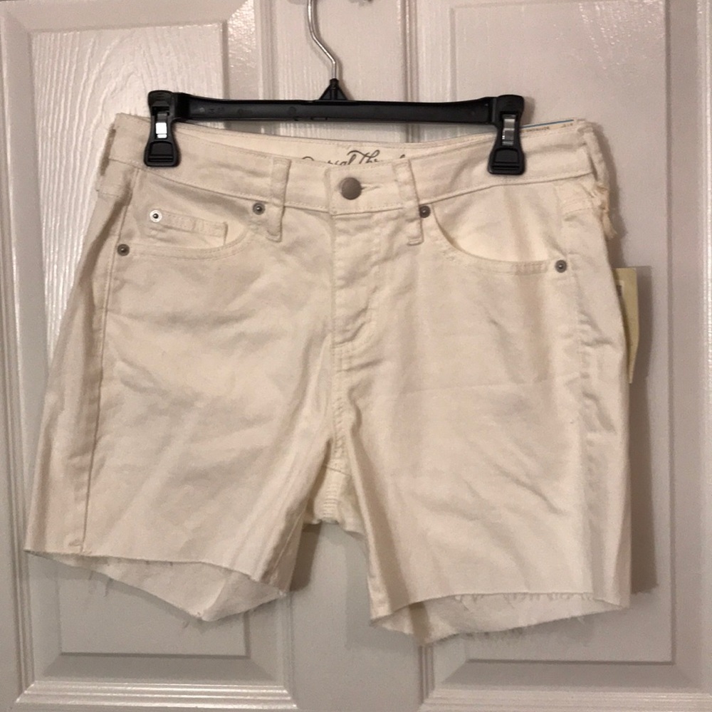 Universal Thread shorts white